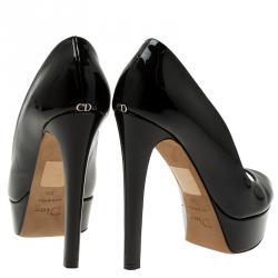 مملوكة مسبقًا حذاء كعب عالي ديور نعل سميك ومقدمة مفتوحة جلد لامع أسود مقاس 36