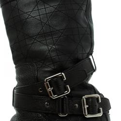 Pre Owned بوت لمنتصف الساق ديور رايدينغ جلد كاناج أسود بأبازيم مقاس 37.5