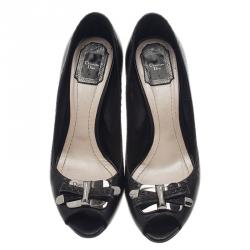 مملوكة مسبقًا Dior Black Patent Leather Bow Peep Toe Pumps Size 40.5