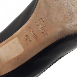 مملوكة مسبقًا Dior Black Patent Leather Bow Peep Toe Pumps Size 40.5