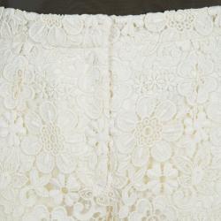مملوكة مسبقًا Dolce and Gabbana Cream Floral Lace Shorts S