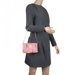 مملوكة مسبقًا Dolce and Gabbana Pink Pineapple Print Leather Chain Clutch