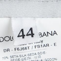 مملوكة مسبقًا فستان دولتشي أند غابانا حرير مطبوع رصاصي نقشة الفهد بكشكشة M