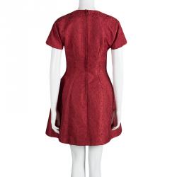 مملوكة مسبقًا فستان دولتشي أند غابانا أحمر مزركش بأكمام قصيرة قصة حرف A مقاس S