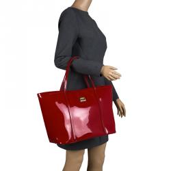 مملوكة مسبقًا حقيبة يد دولتشي أند غابانا ميس اسكيب جلد لامعة حمراء