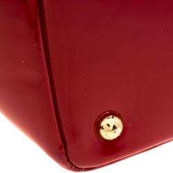 مملوكة مسبقًا حقيبة يد دولتشي أند غابانا ميس اسكيب جلد لامعة حمراء