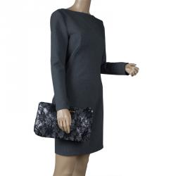 مملوكة مسبقًا Dolce and Gabbana Black Floral Lace Clutch