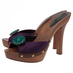 Pre Owned صندل سلايد دولتشي آند غابانا مرصع كريستال ساتان بنفسجي مقاس 40