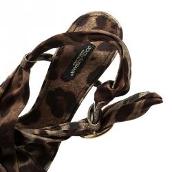 مملوكة مسبقًا صندل دولتشي أند غابانا حرير نقشة الفهد بفتحة كعب مقاس 39