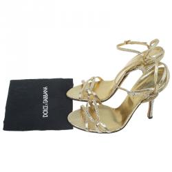 Pre Owned صندل دولتشي أند غابانا جلد ذهبي ميتاليك بسيور كريستال مزخرف مقاس 39