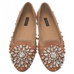 مملوكة مسبقًا حذاء سليبرز دولتشي أند غابانا رافية وردي سموكينغ وجلد كريستال مزخرف مقاس 38