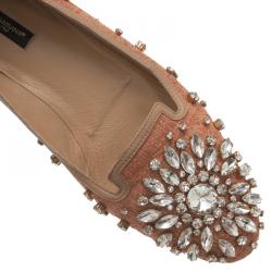 مملوكة مسبقًا حذاء سليبرز دولتشي أند غابانا رافية وردي سموكينغ وجلد كريستال مزخرف مقاس 38