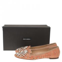 مملوكة مسبقًا حذاء سليبرز دولتشي أند غابانا رافية وردي سموكينغ وجلد كريستال مزخرف مقاس 38