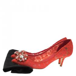 Pre Owned Dolce and Gabbana Coral Taormina Lace Crystal Embellished Pumps Size 38.5