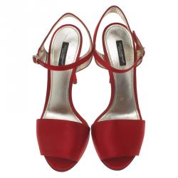 مملوكة مسبقًا صندل دولتشي أند غابانا سيور كاحل ساتان أحمر مقاس 40