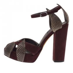 Pre Owned صندل دولتشي أند غابانا جلد سويدي أحمر داكن و جلد ذهبي مقاس 37.5