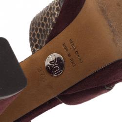 Pre Owned صندل دولتشي أند غابانا جلد سويدي أحمر داكن و جلد ذهبي مقاس 37.5