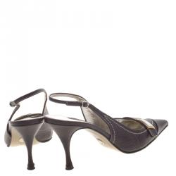 مملوكة مسبقًا صندل دولتشي آند غابانا جلد بني مقدمة مدببة كعب مفتوح مقاس 40