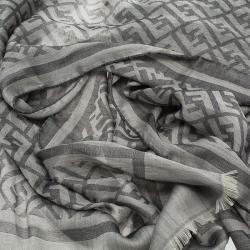مملوكة مسبقًا Fendi Grey Zucca Stole