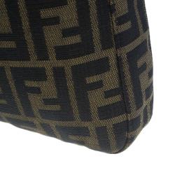 مملوكة مسبقًا حقيبة هوبو فندي كانفاس بني زوكا