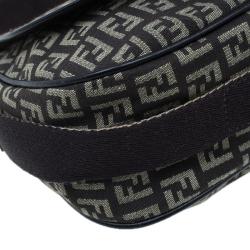 مملوكة مسبقًا حقيبة فندي بني زوكينو كروس