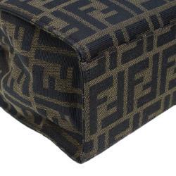 مملوكة مسبقًا Fendi Brown Zucca Small Shoulder Bag