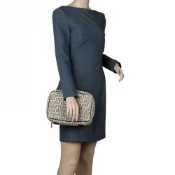 مملوكة مسبقًا حقيبة مكياج فندي كانفاس زوكينو بيج