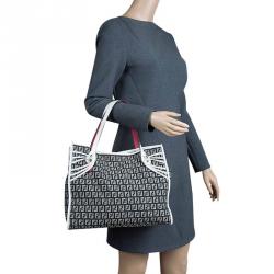 Pre Owned Fendi Black/White Zucchino Canvas Grand Shopping Tote