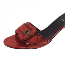 مملوكة مسبقًا Fendi Red Leather B Buckle Slides Size 38