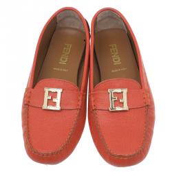 مملوكة مسبقًا حذاء فندي جلد أحمر لوغو لوفرز مقاس 38.5