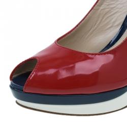 مملوكة مسبقًا حذاء ويدج فندي بفتحة خلفية جلد أحمر لامع مقاس 38