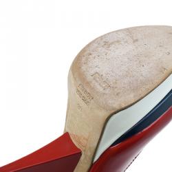 مملوكة مسبقًا حذاء ويدج فندي بفتحة خلفية جلد أحمر لامع مقاس 38