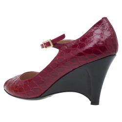 Pre Owned Fendi Red Croc Embossed Leather Peep Toe Wedges Size 40