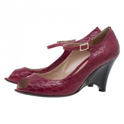 Pre Owned Fendi Red Croc Embossed Leather Peep Toe Wedges Size 40