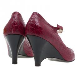 Pre Owned Fendi Red Croc Embossed Leather Peep Toe Wedges Size 40