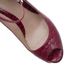 Pre Owned Fendi Red Croc Embossed Leather Peep Toe Wedges Size 40