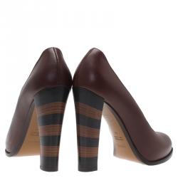 مملوكة مسبقًا حذاء كعب عالي فندي كعب عريض بيكوين جلد عنابي مقاس 40