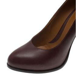 مملوكة مسبقًا حذاء كعب عالي فندي كعب عريض بيكوين جلد عنابي مقاس 40