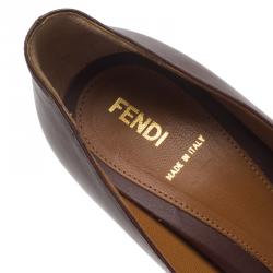 مملوكة مسبقًا حذاء كعب عالي فندي كعب عريض بيكوين جلد عنابي مقاس 40