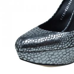 مملوكة مسبقًا صندل جينا جلد فضي ميتاليك نعل سميك مقاس 37.5