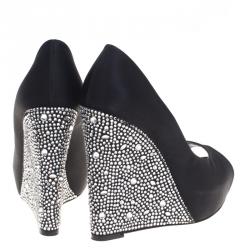 Pre Owned حذاء كعب عالي جينا روكي بيل بمقدمة مفتوحة ساتان مرصع كريستال اسود مقاس 38