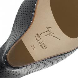 Pre Owned Giuseppe Zanotti White Leather Sculpted T-Strap Wedge Sandals Size 39