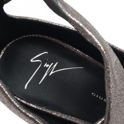 Pre Owned صندل جوسيبي زانوتي جلد فضي ميتاليك سيور مقاس 39