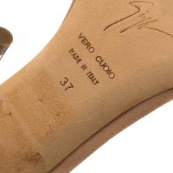 Pre Owned صندل جوسيبي زانوتي ساتان وردي كريستال مرصع سير حرف T مقاس 37