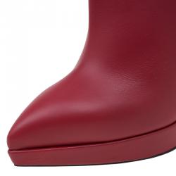 مملوكة مسبقًا Giuseppe Zanotti Red Leather Pyramid Stud Platform Ankle Boots Size 39