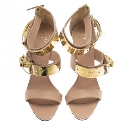 مملوكة مسبقًا صندل جوسيبي زانوتي بسحاب خلفي وإبزيم جلد بيج مقاس 38