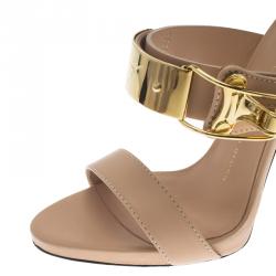 مملوكة مسبقًا صندل جوسيبي زانوتي بسحاب خلفي وإبزيم جلد بيج مقاس 38