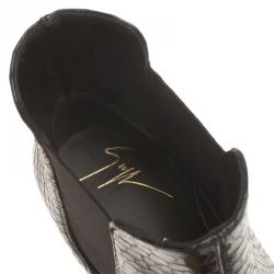 Pre Owned بوت للكاحل جوسيبي زانوتي جلد أسود نقشة الثعبان مقاس 37.5