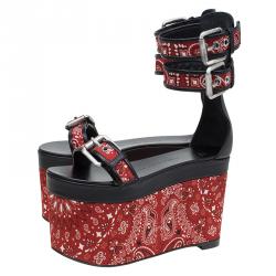 Pre Owned صندل جوسيبي زانوتي جلد أحمر وأسود مطبوع بحزام للكاحل نعل سميك مقاس 38