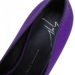 Pre Owned حذاء كعب عالي جوسيبي زانوتي أوليندا رقبة حرف V مزين بالغليتر البنفسجي مقاس 38